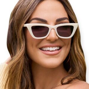 DIFF The Noah Sunglasses Polarized Meringue Frames Grey Gradient Lens Cateye NWT